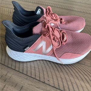New Balance Women's Athletic Shoes in Pink and Black